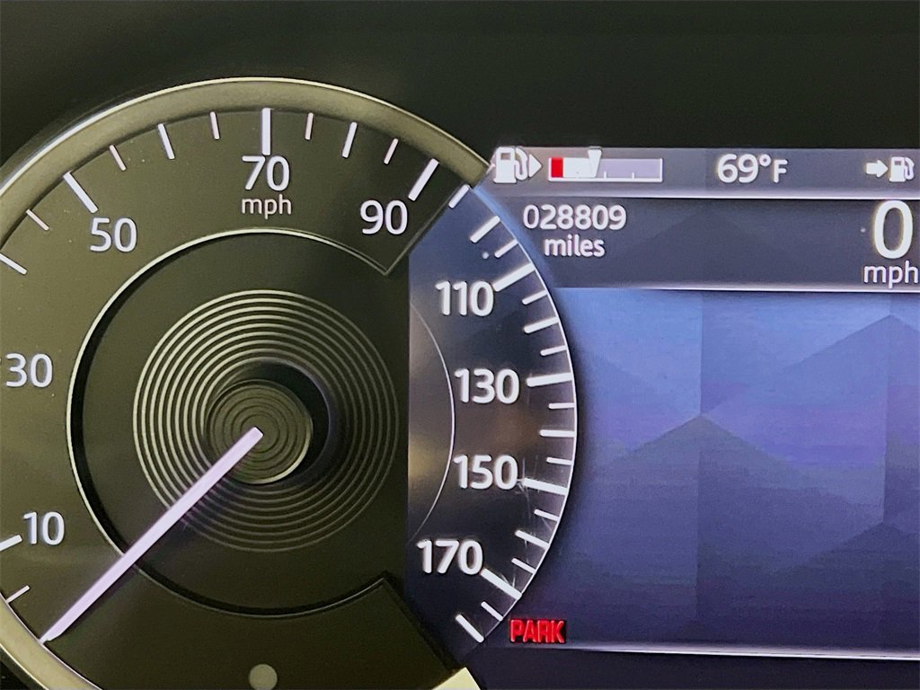 Used 2023 Land Rover Range Rover Velar HST image 11