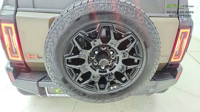 Used 2025 GMC Hummer EV 2X w/ LPO, Sport Package AWD/4WD image 59