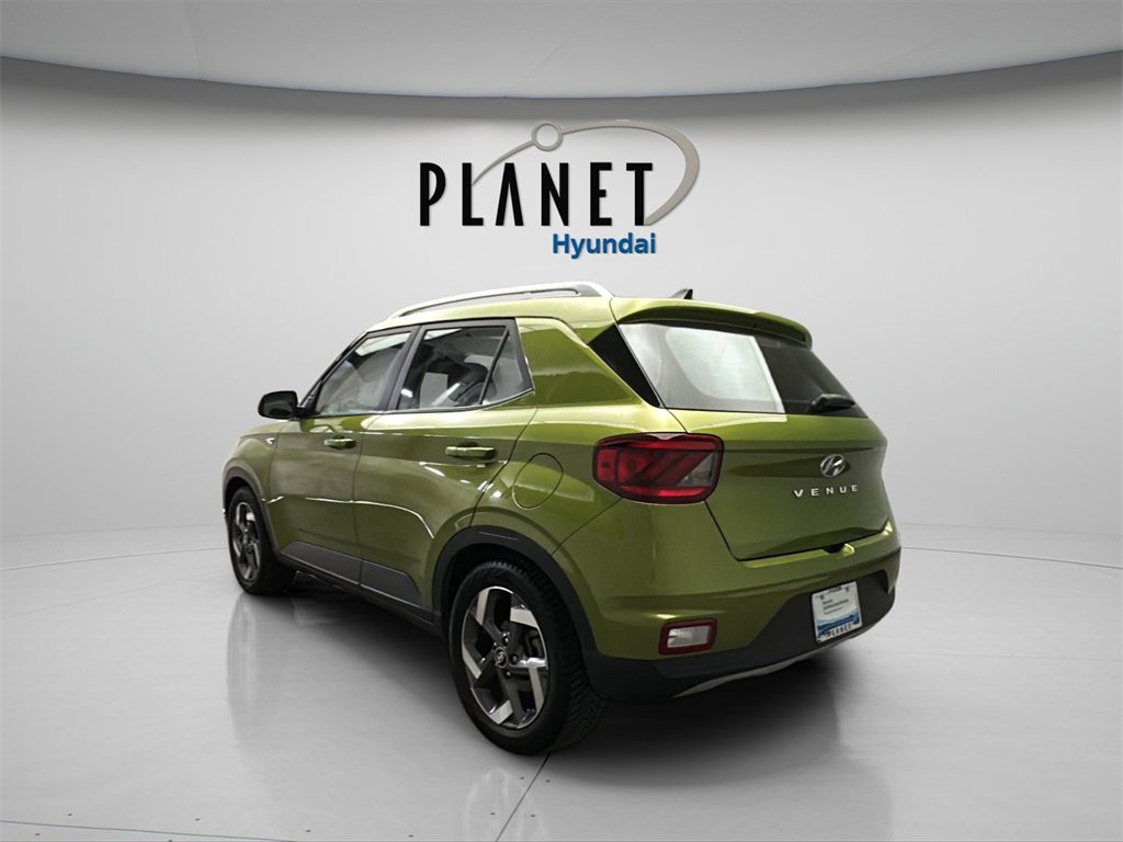Certified 2022 Hyundai Venue SEL image 5