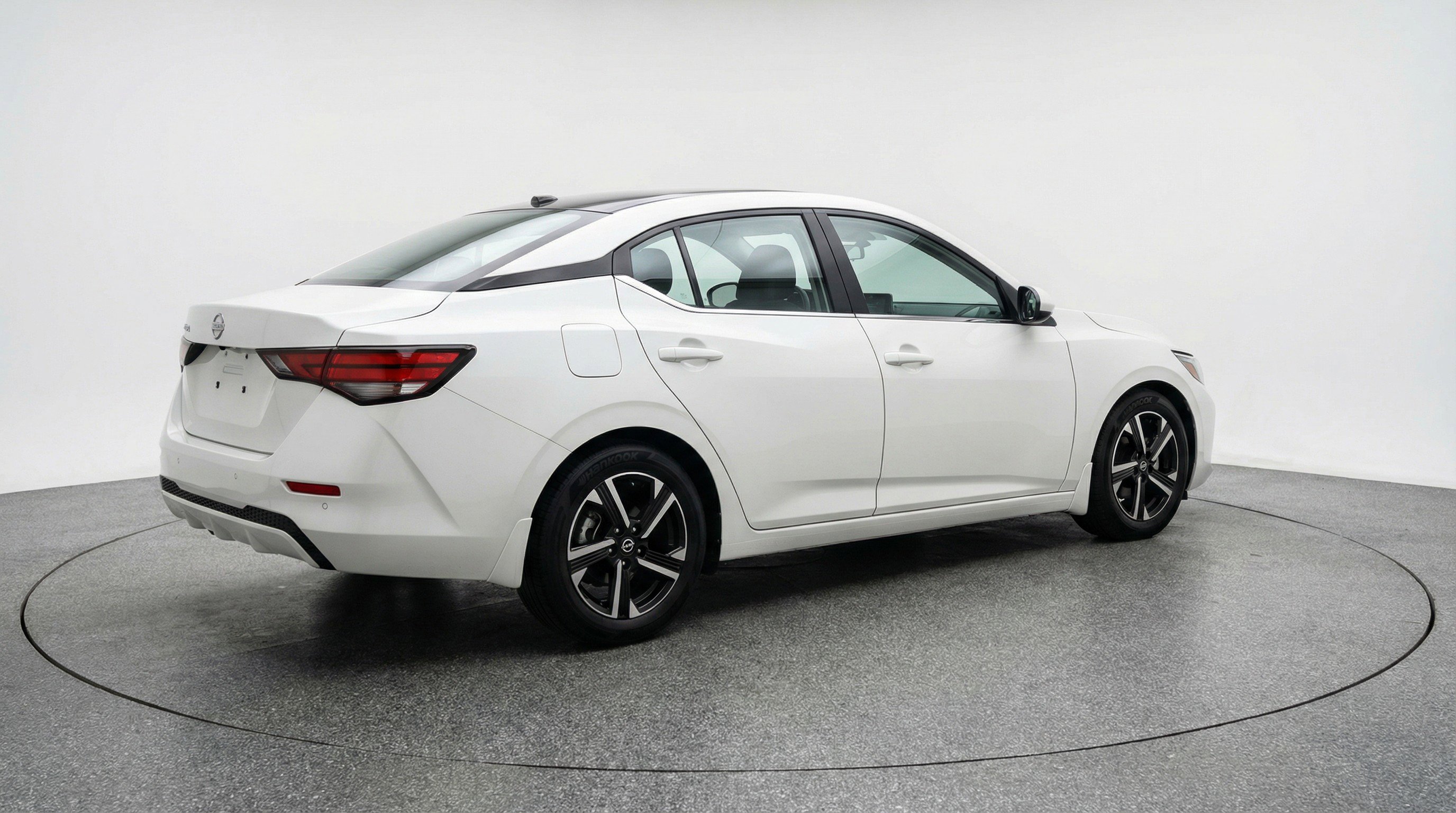 Used 2025 Nissan Sentra SV image 9