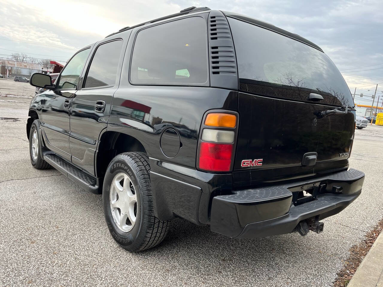 Used 2006 GMC Yukon Denali image 3