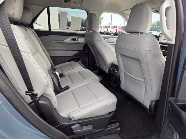New 2026 Ford Explorer Active w/ Active Comfort Package RWD image 13