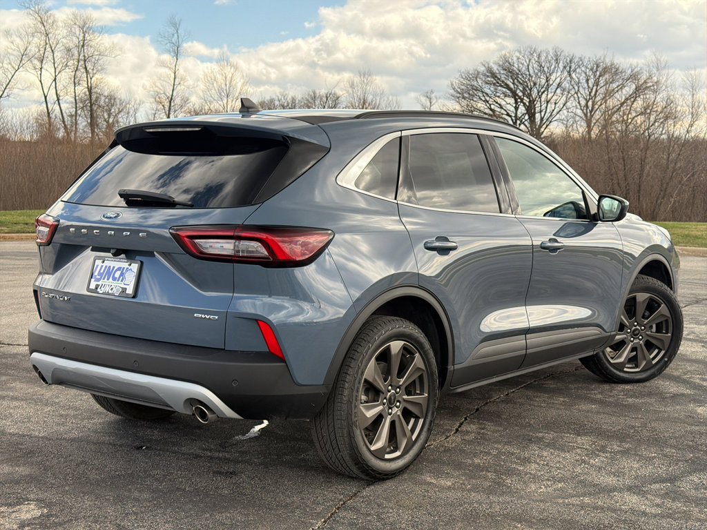 Used 2025 Ford Escape Platinum AWD/4WD image 4