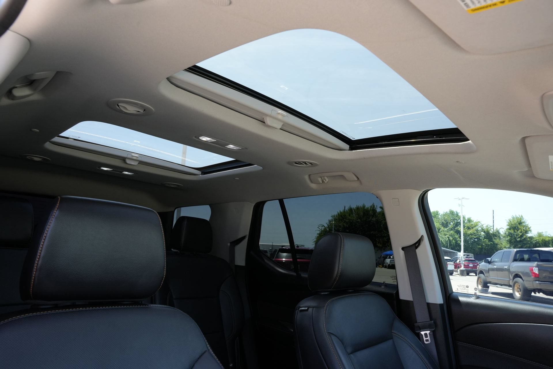Used 2019 Chevrolet Traverse Premier w/ Redline Edition FWD image 25