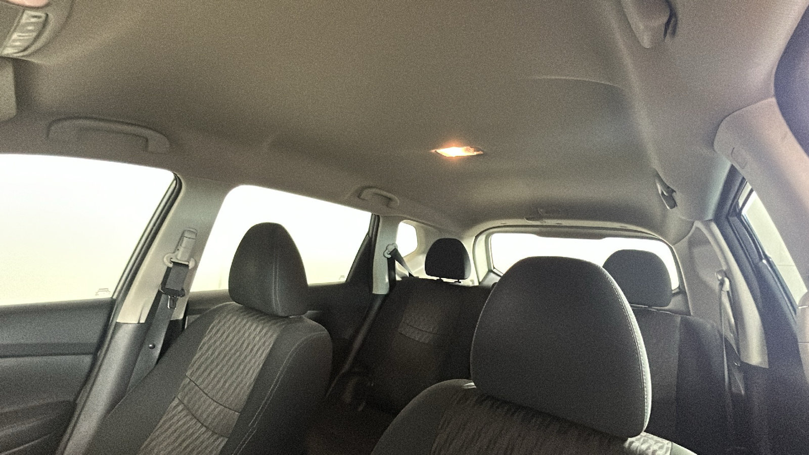 Used 2020 Nissan Rogue S FWD image 14