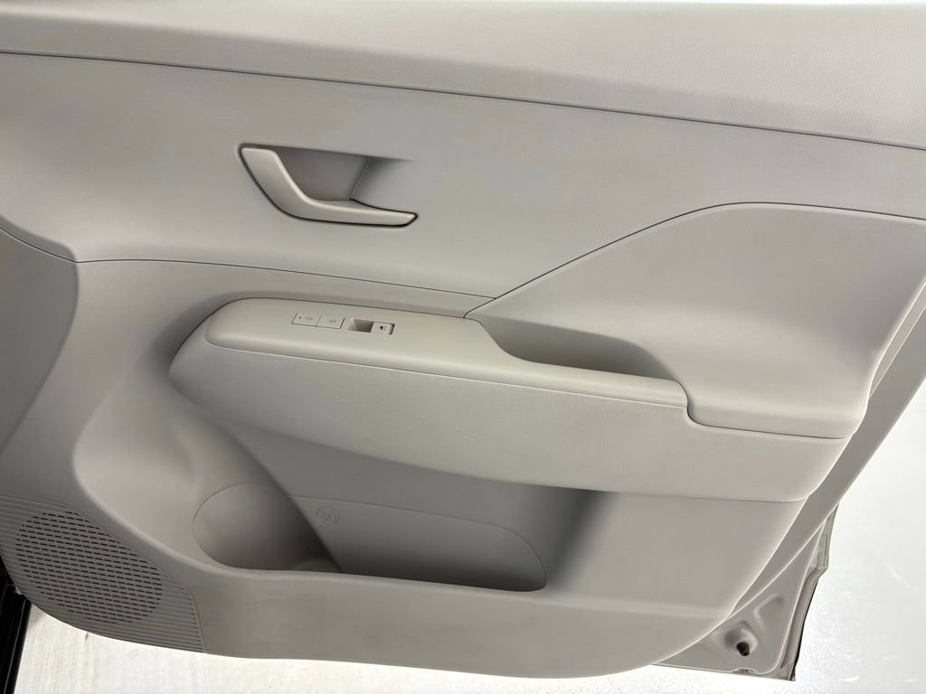 Used 2025 Hyundai Kona SEL image 40