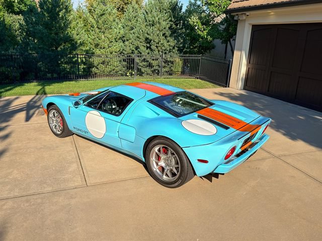 Used 2006 Ford GT RWD image 25