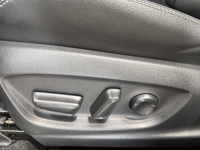 Used 2025 Toyota Corolla Cross XLE FWD image 26