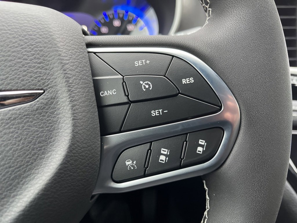 New 2026 Chrysler Pacifica Select image 30