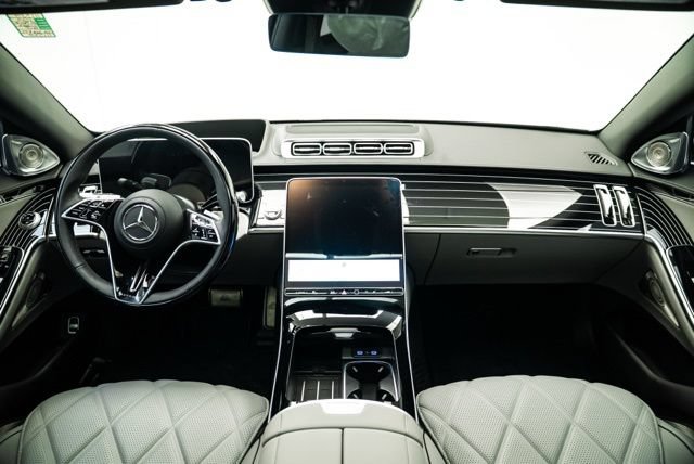Used 2025 Mercedes-Benz Maybach S 580 4MATIC image 20