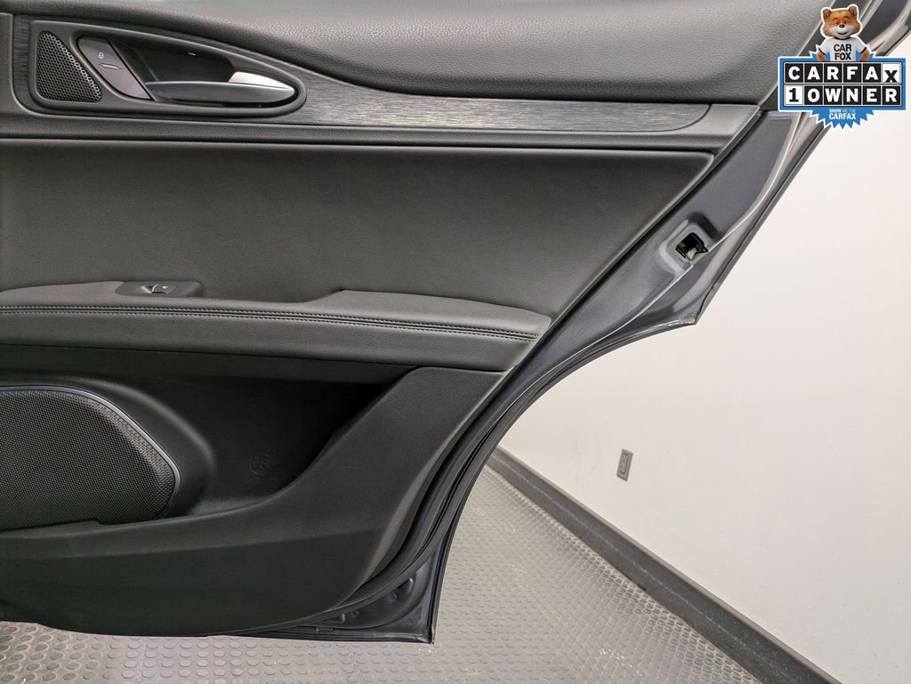 Used 2023 Alfa Romeo Stelvio Sprint image 26