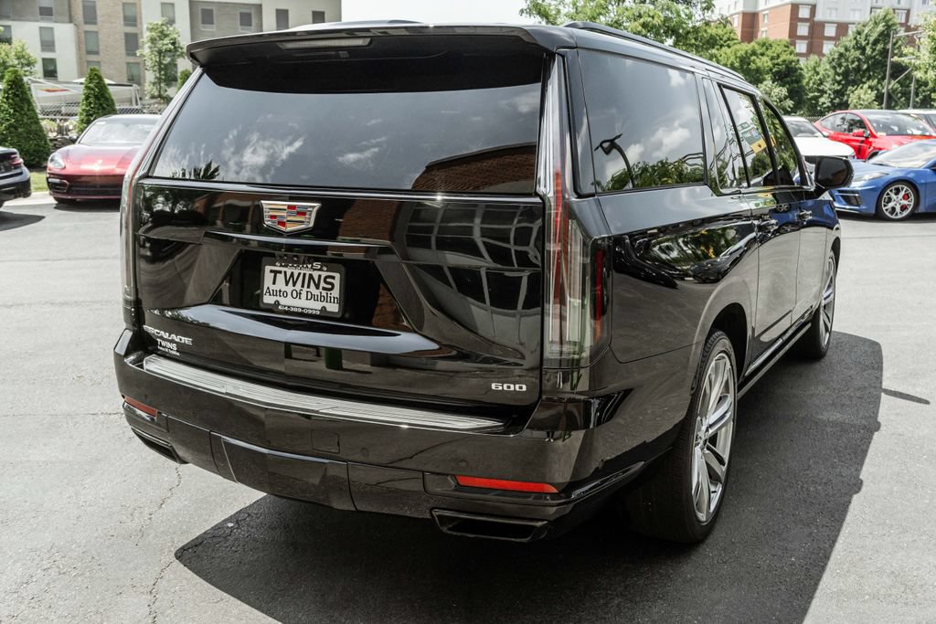 Used 2025 Cadillac Escalade ESV Sport Platinum AWD/4WD image 39