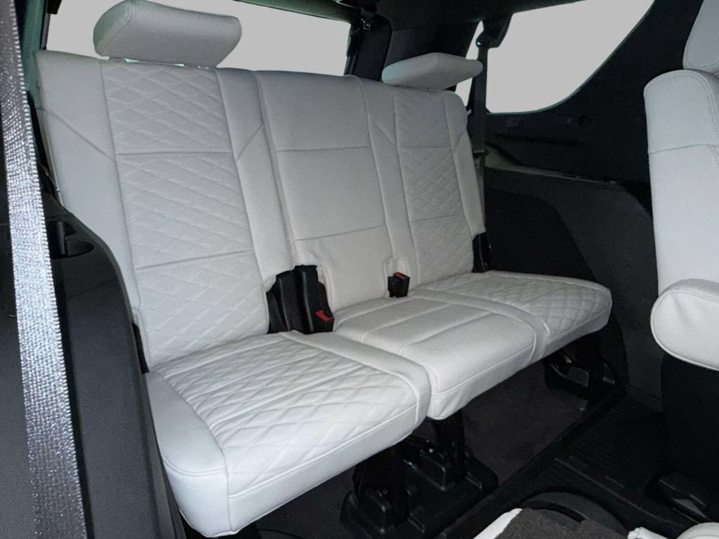Used 2026 Cadillac Escalade Platinum Sport w/ LPO, ONYX Package AWD/4WD image 15