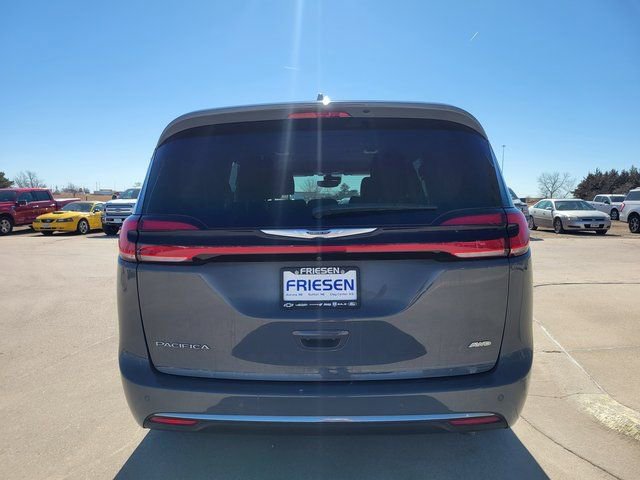 Used 2021 Chrysler Pacifica Touring-L image 6