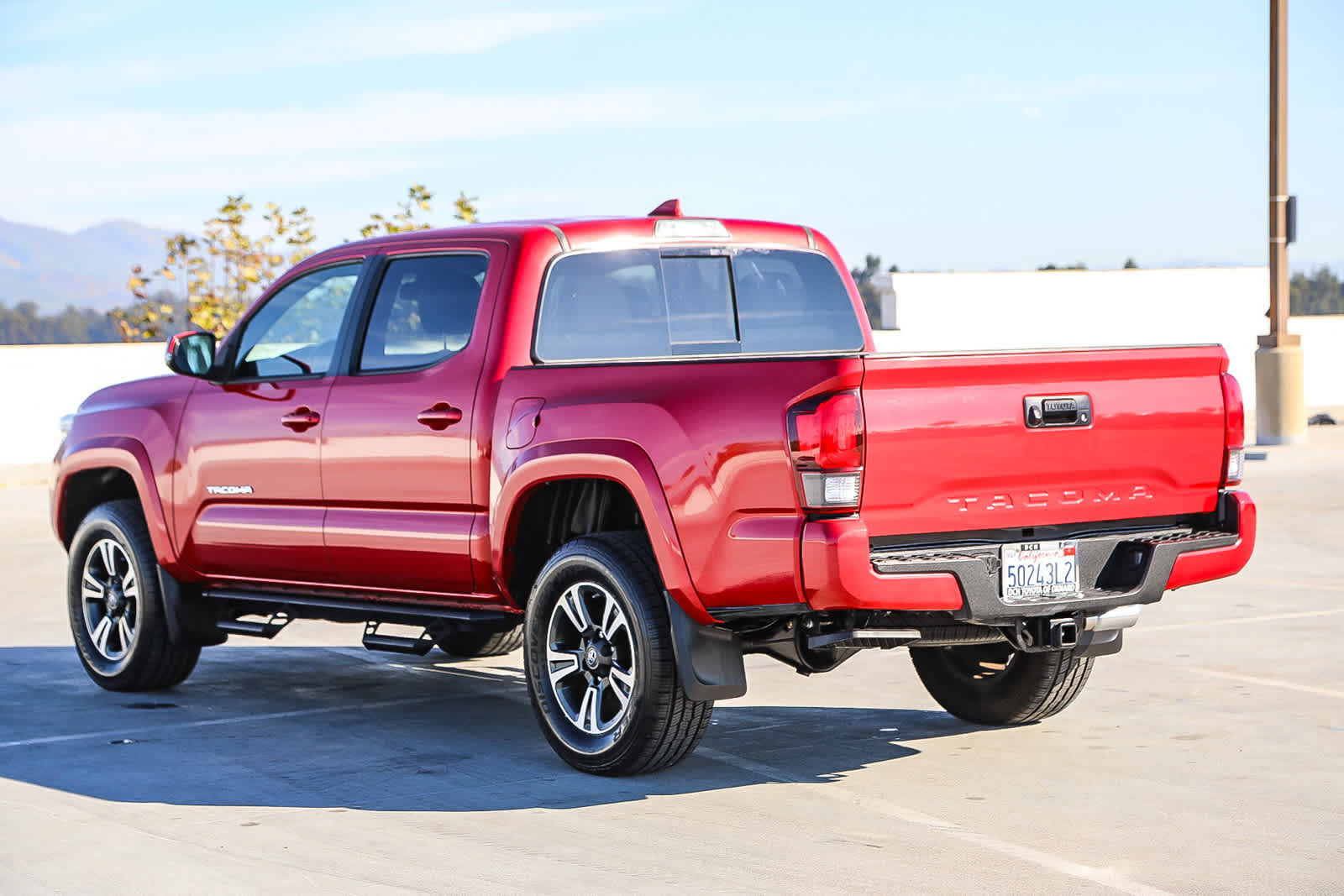 Used 2018 Toyota Tacoma TRD Sport image 8