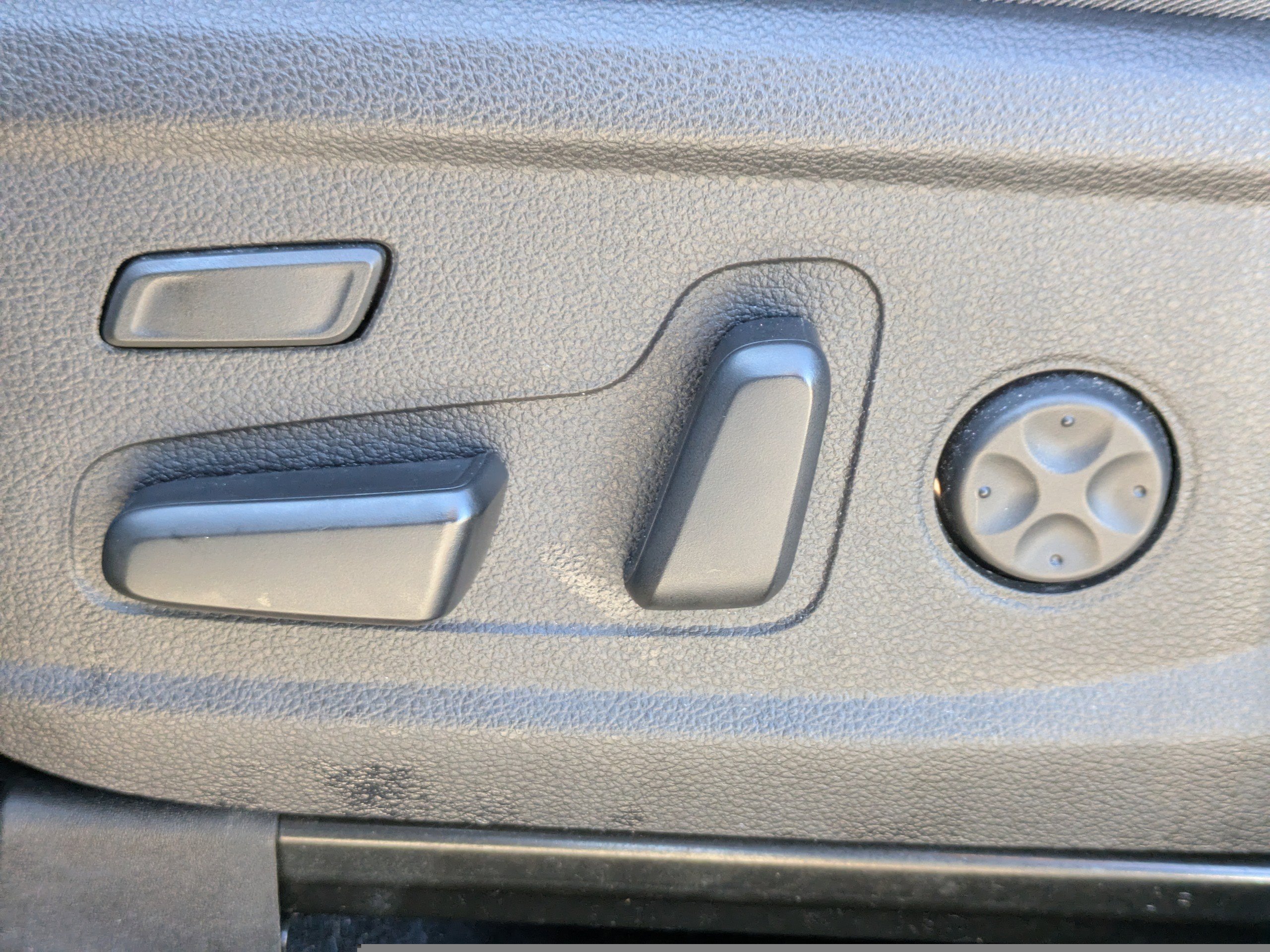 Used 2023 Hyundai Santa Fe Limited image 22