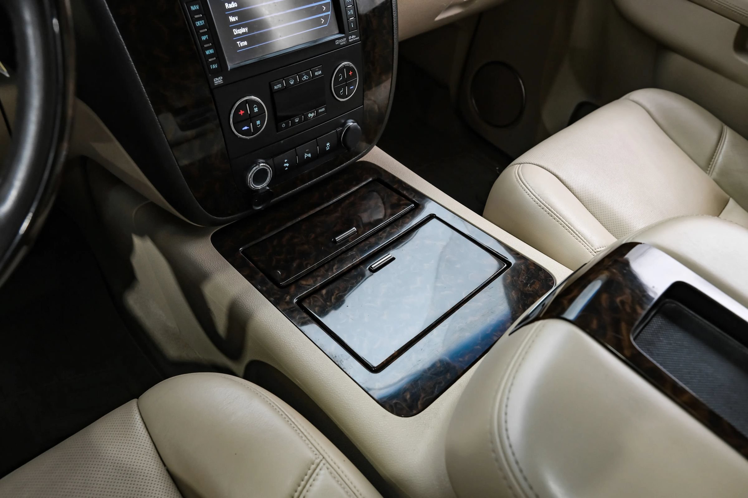 Used 2014 GMC Yukon Denali RWD image 27