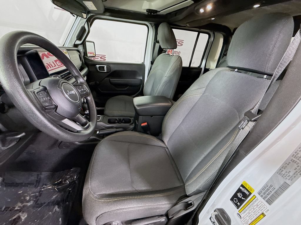Used 2024 Jeep Gladiator Sport AWD/4WD image 23