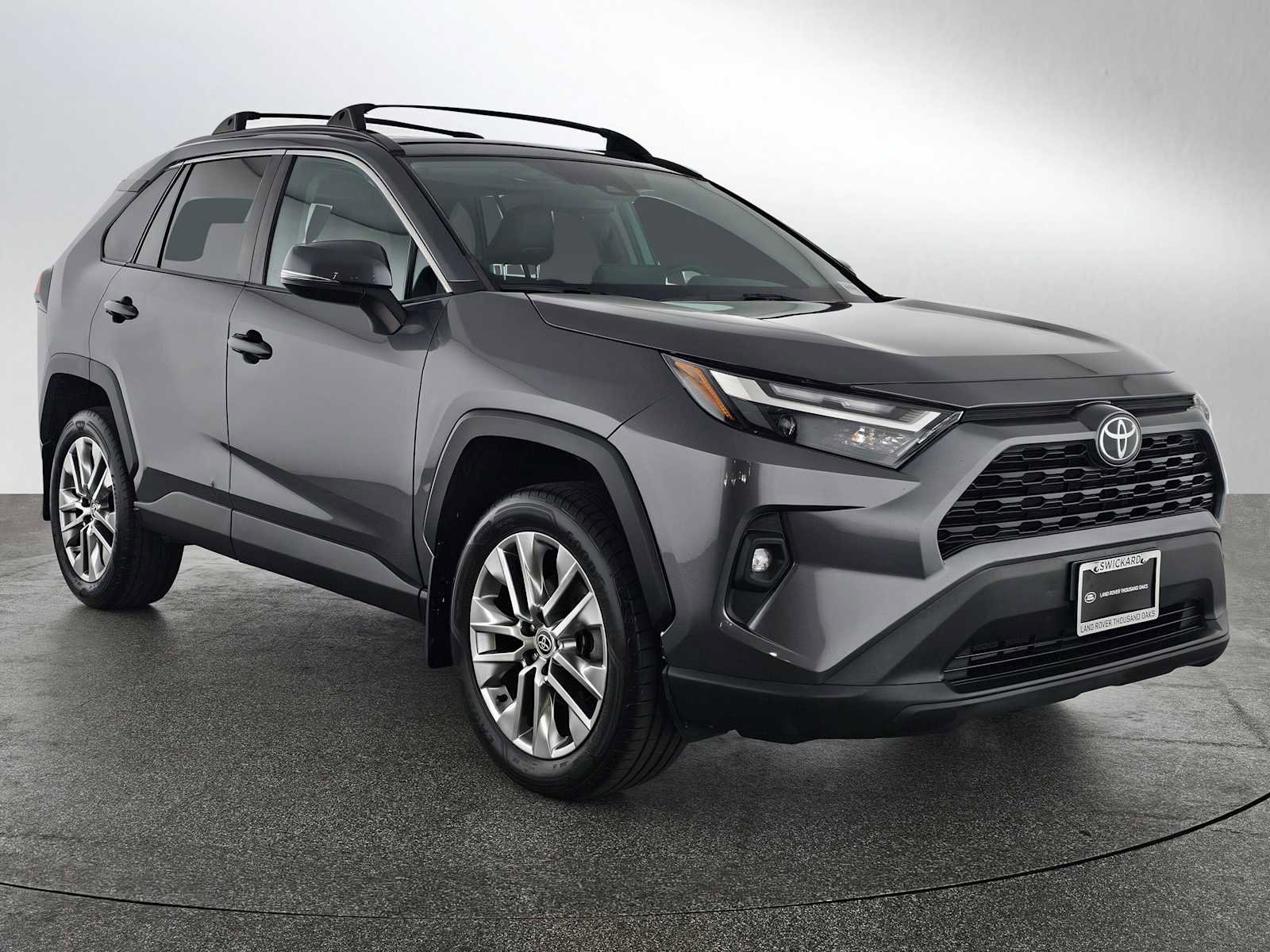Used 2022 Toyota RAV4 XLE Premium image 7