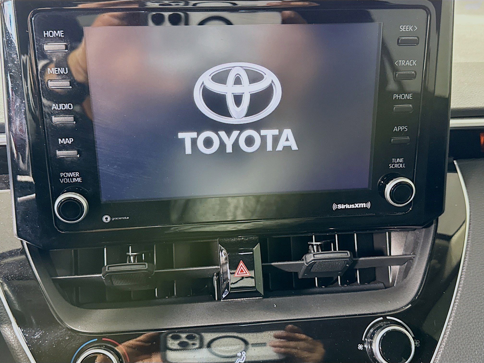 Used 2022 Toyota Corolla LE image 18