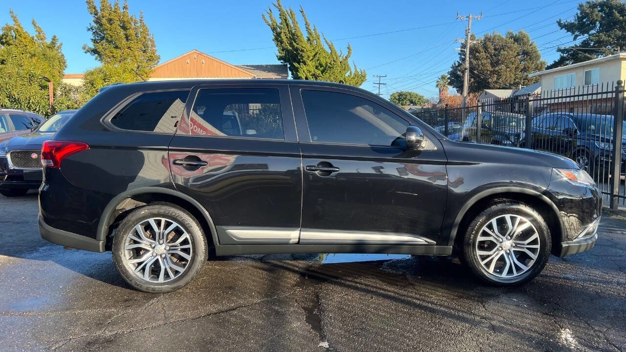 Used 2016 Mitsubishi Outlander SE image 7