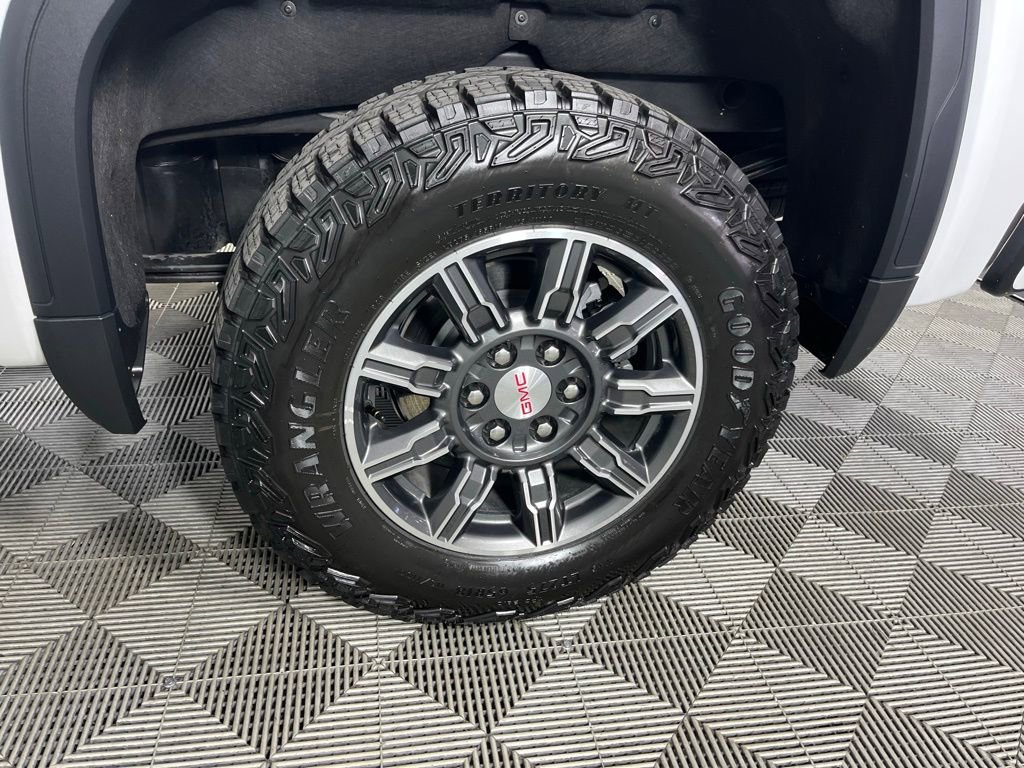 Used 2025 GMC Sierra 1500 AT4 image 36
