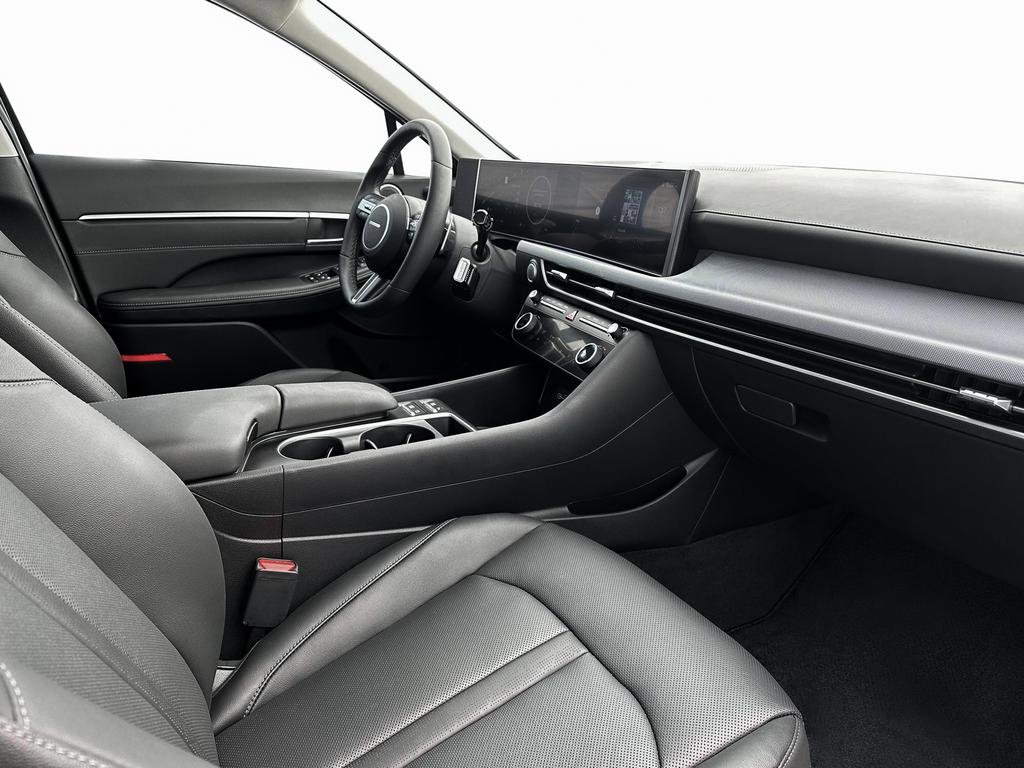 New 2025 Hyundai Sonata Limited image 16