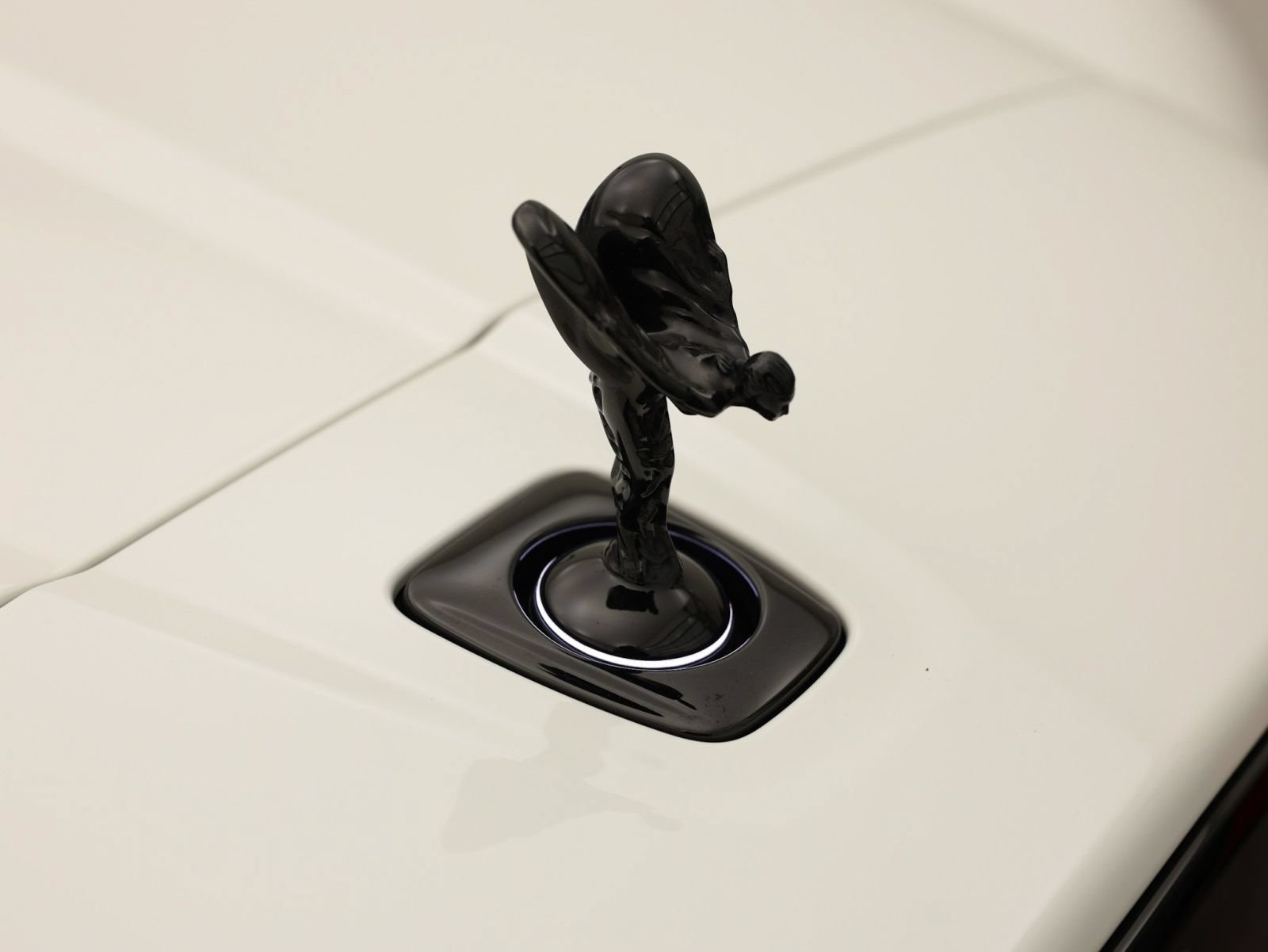 Certified 2025 Rolls-Royce Cullinan Black Badge AWD/4WD image 13