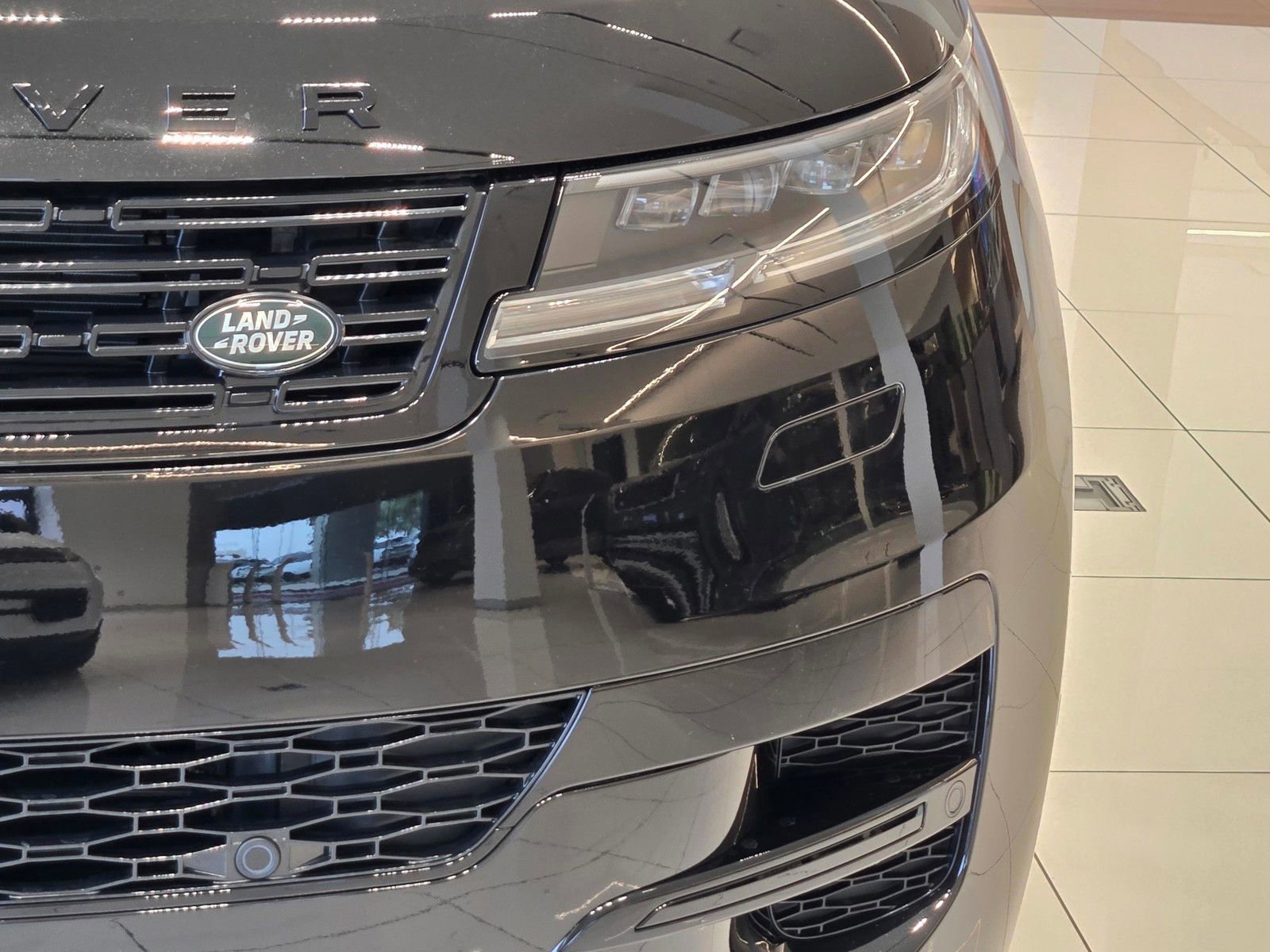New 2026 Land Rover Range Rover Sport Dynamic SE AWD/4WD image 6