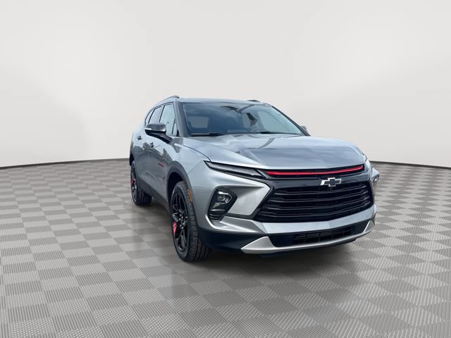 Certified 2024 Chevrolet Blazer LT w/ Sound & Technology Package FWD image 3