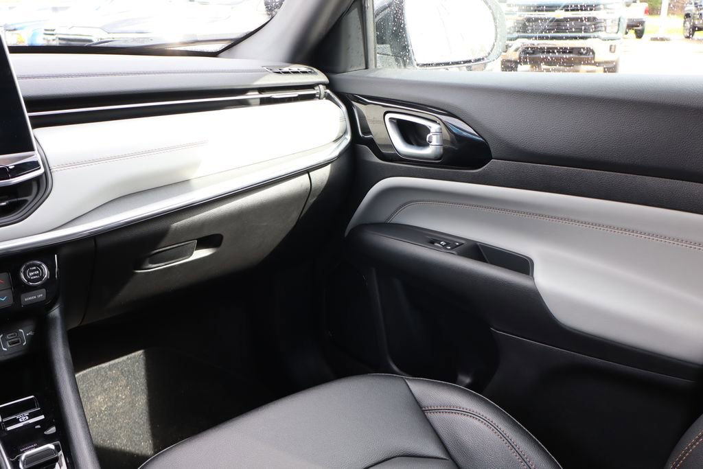 Used 2024 Jeep Compass Limited image 38