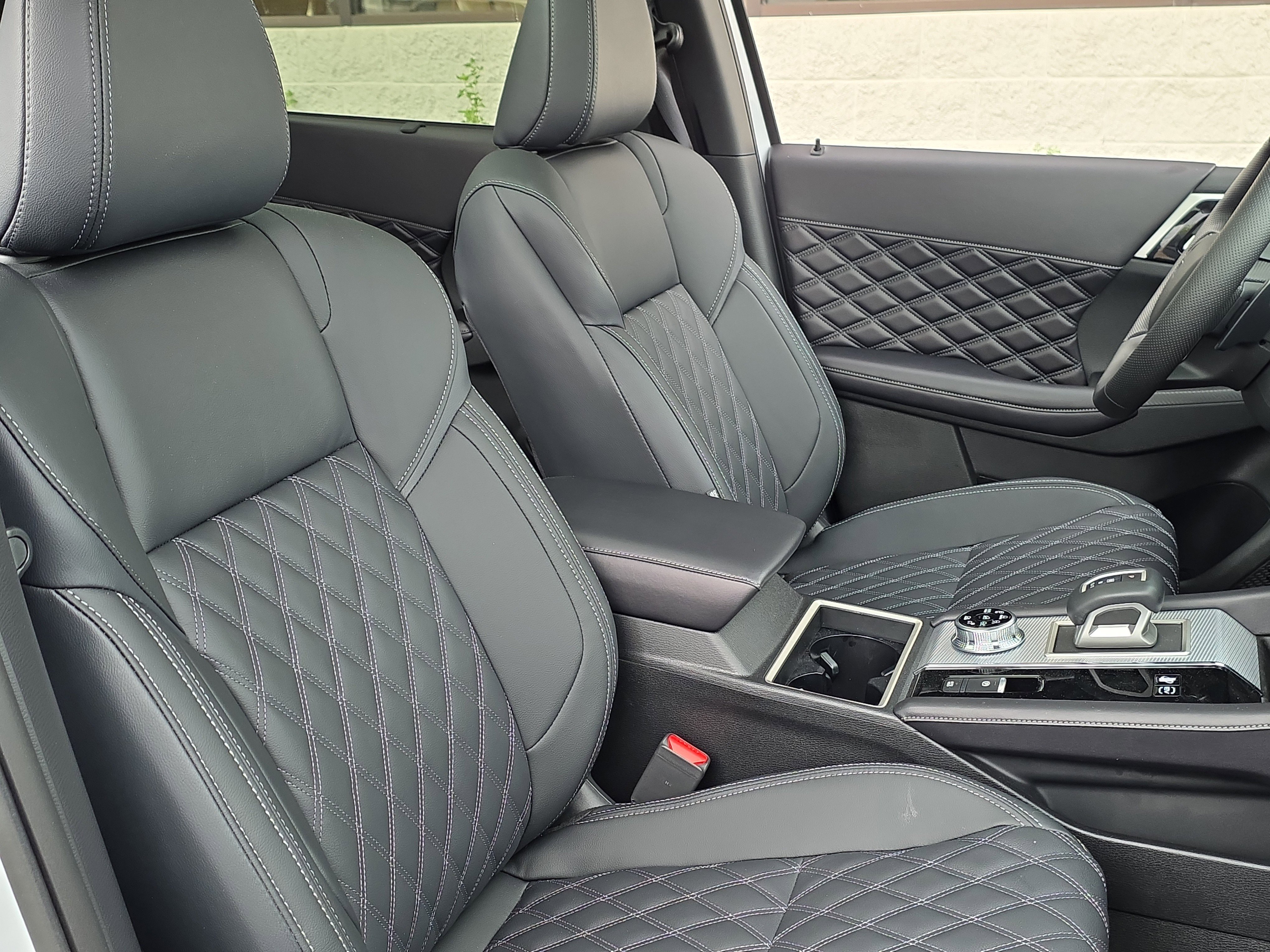 New 2025 Mitsubishi Outlander SEL image 34