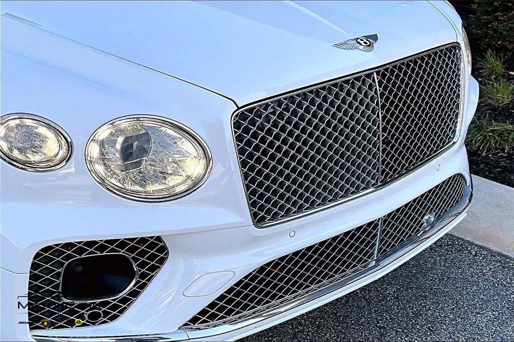 Used 2021 Bentley Bentayga image 27