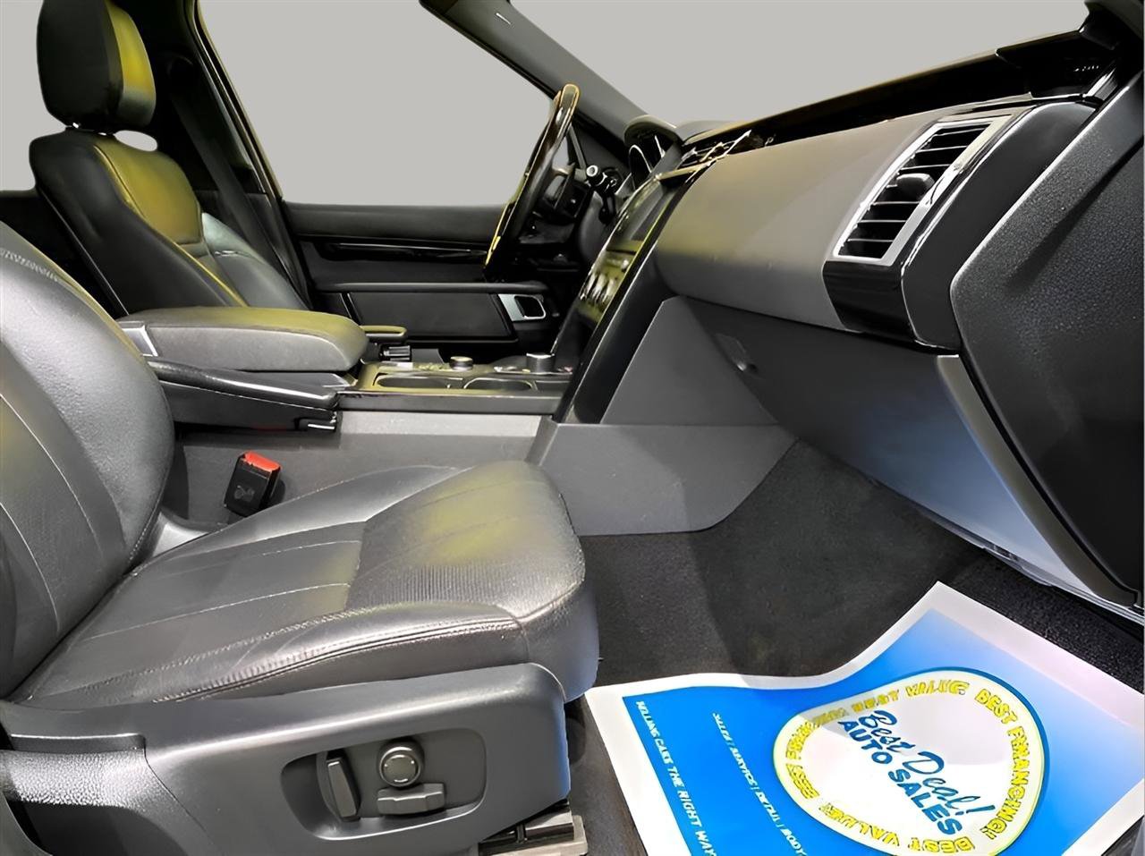 Used 2017 Land Rover Discovery SE AWD/4WD image 26