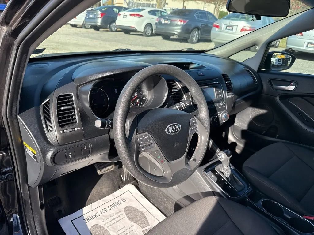 Used 2017 Kia Forte LX w/ LX Popular Package image 7