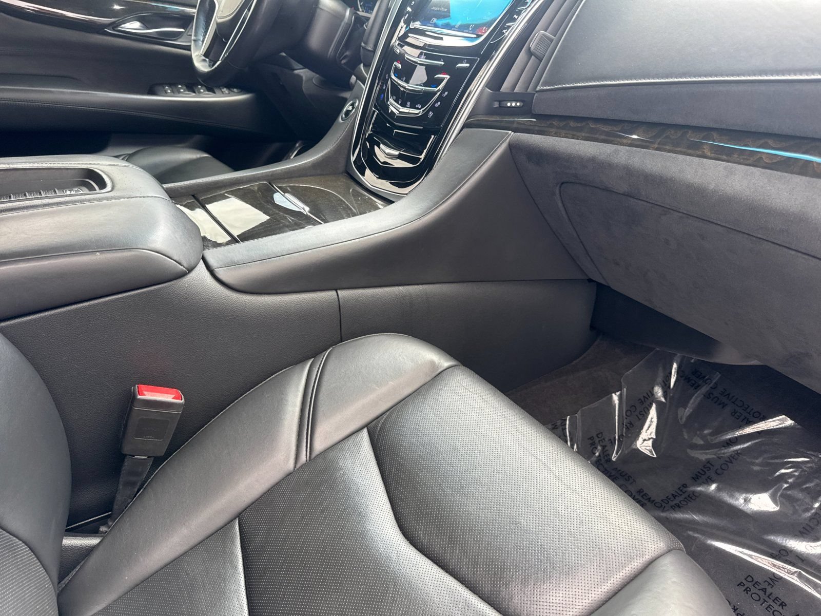 Used 2020 Cadillac Escalade Platinum w/ Escalade Sport Edition AWD/4WD image 19