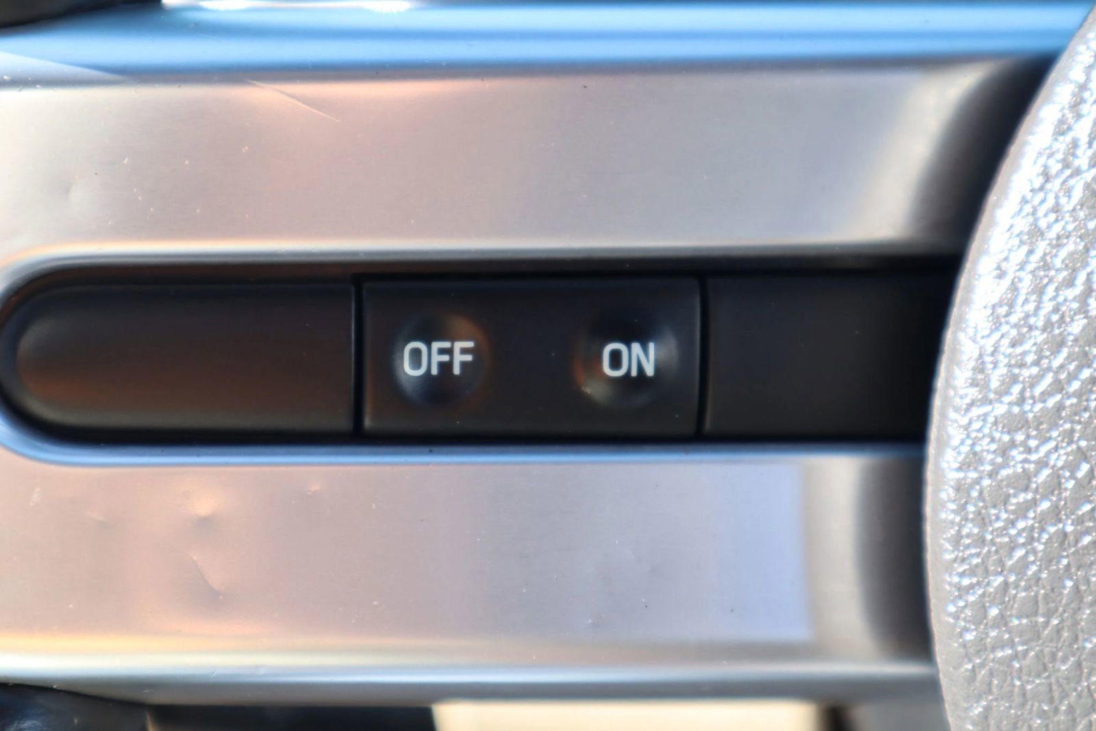 Used 2006 Ford Mustang Convertible image 19