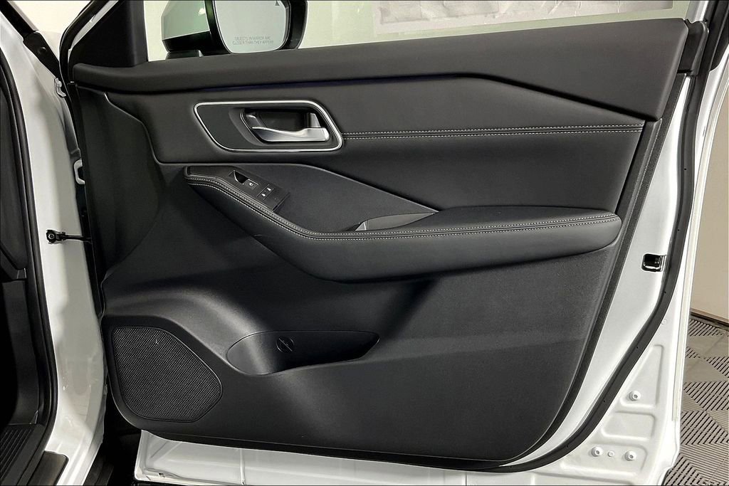 New 2026 Nissan Rogue Platinum w/ Platinum Premium Package image 24