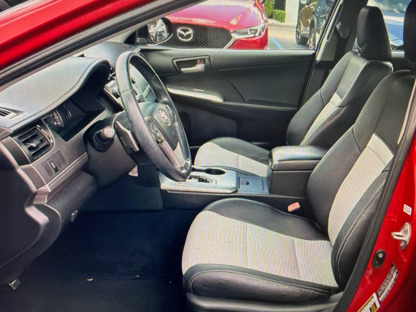 Used 2014 Toyota Camry SE FWD image 11