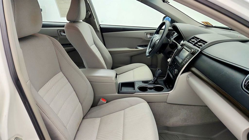 Used 2015 Toyota Camry LE FWD image 22