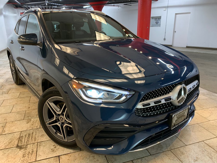 Used 2023 Mercedes-Benz GLA 250 4MATIC w/ AMG Line Exterior image 3