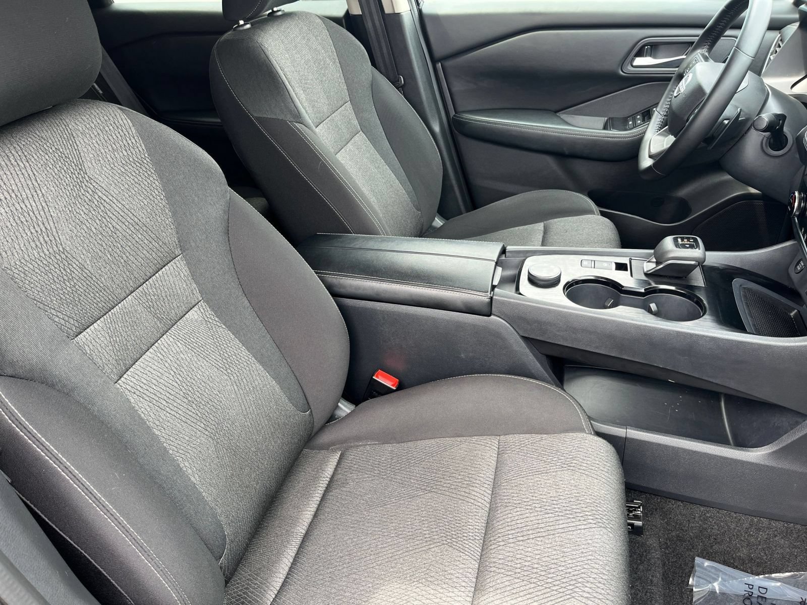 Used 2025 Nissan Rogue SV AWD/4WD image 41