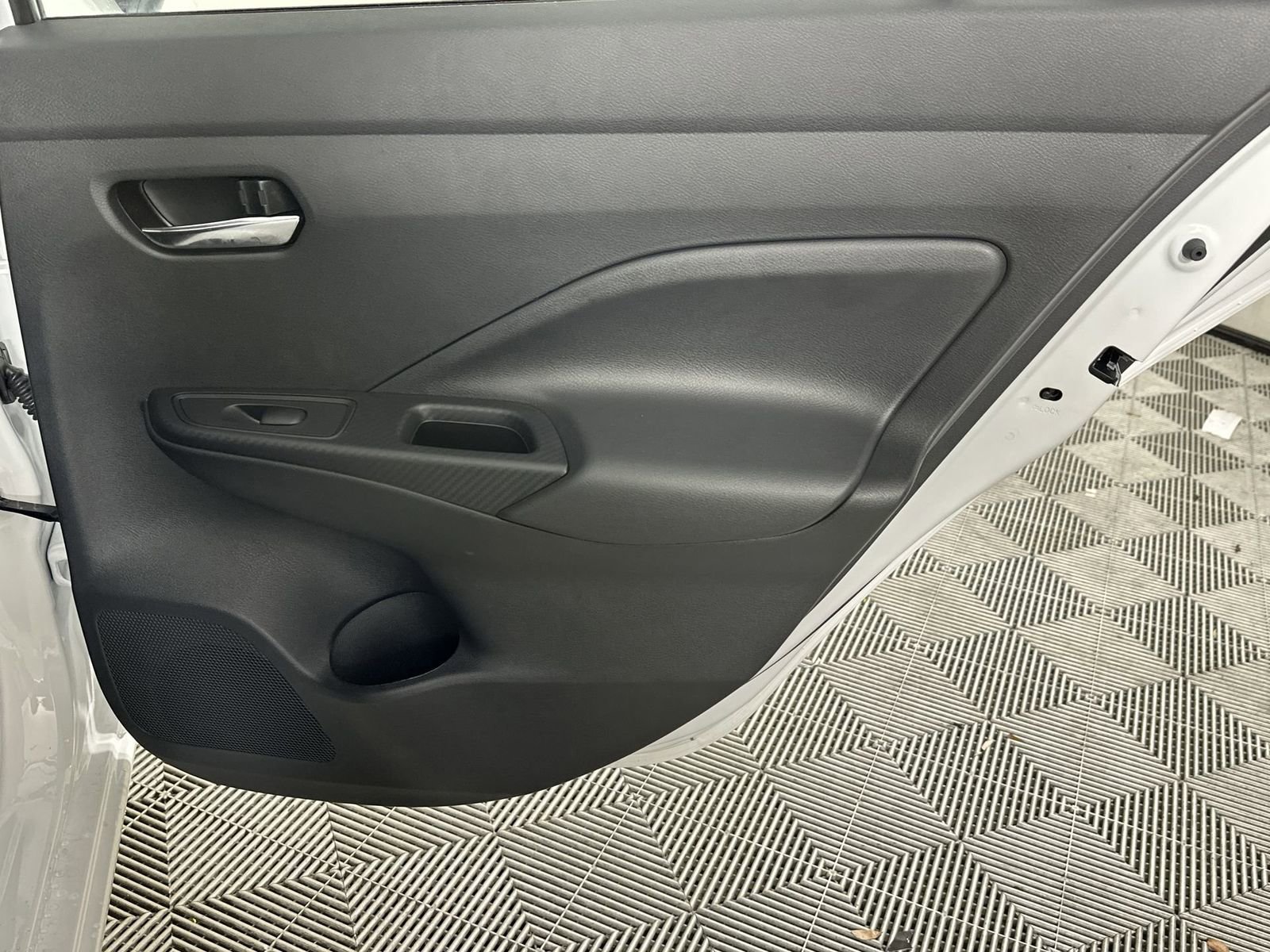 New 2025 Nissan Versa SV FWD image 31