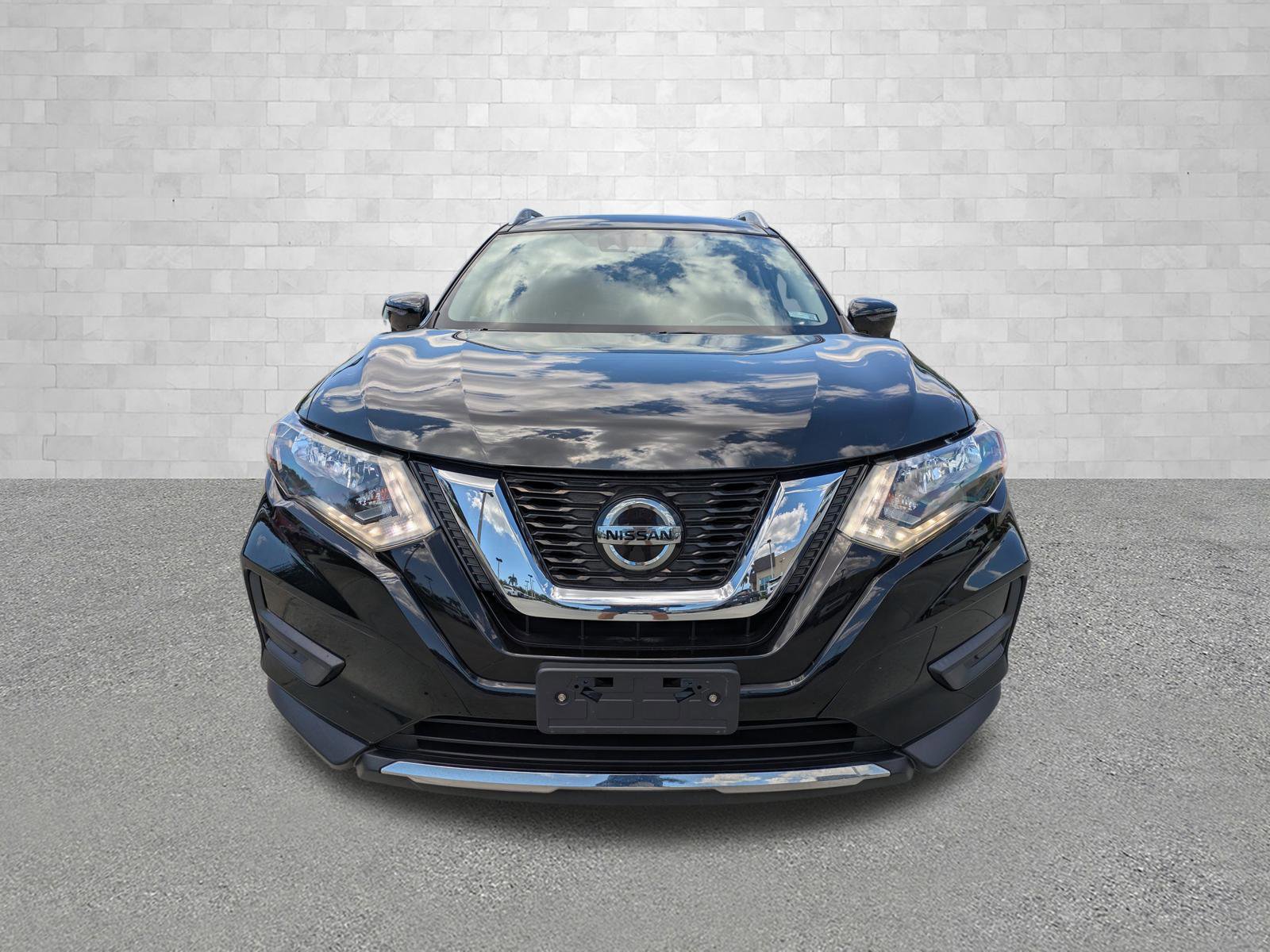 Used 2019 Nissan Rogue SV w/ Premium Package AWD/4WD image 6