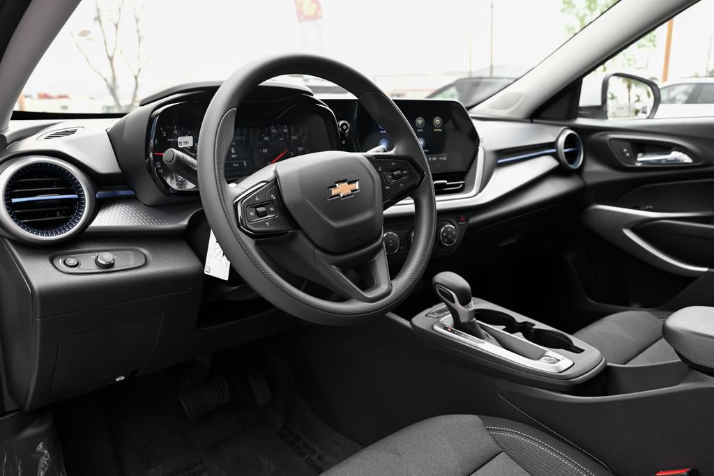 New 2026 Chevrolet Trax LS w/ LS Convenience Package FWD image 13