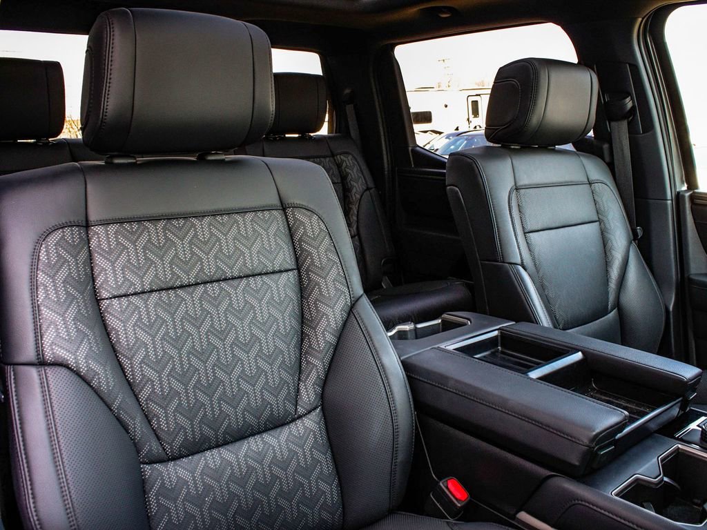 Used 2025 Toyota Tundra Limited AWD/4WD image 36
