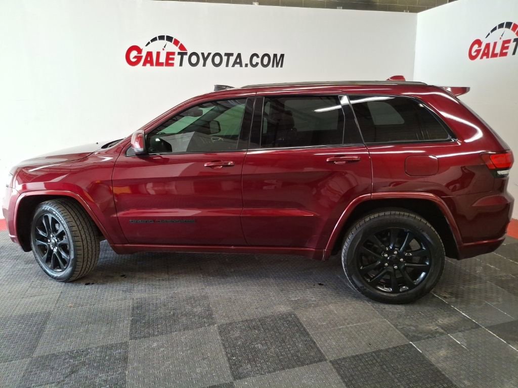 Used 2018 Jeep Grand Cherokee Altitude image 9