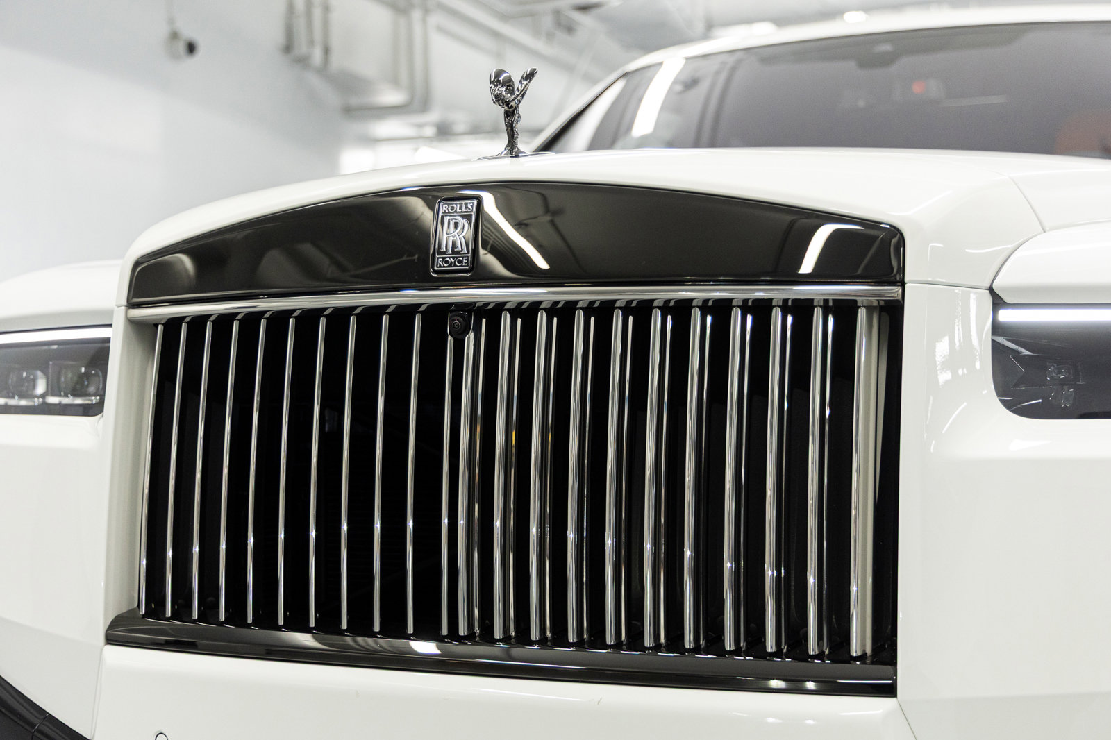 New 2026 Rolls-Royce Cullinan Black Badge image 9