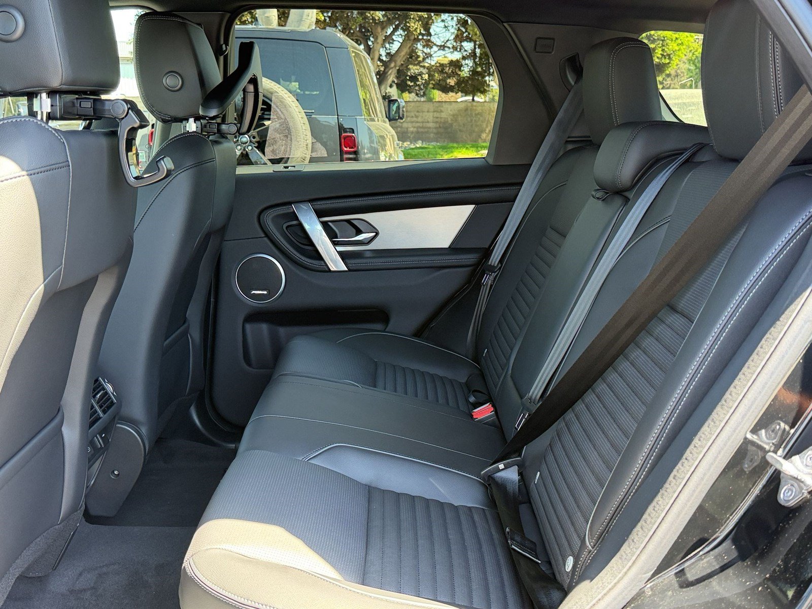 New 2026 Land Rover Discovery Sport Landmark AWD/4WD image 22