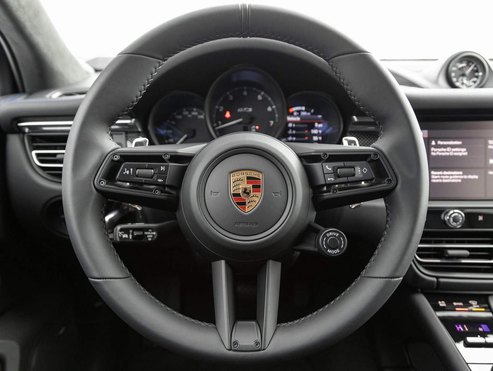 New 2026 Porsche Macan GTS image 13